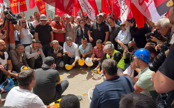 Madencilere yine polis ablukası, siyasilerden ise işçilere destek