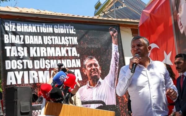 Özel’den Tekke’de sandık çağrısı: “Beni seven sandığa koşsun, Barış'ı seçsin”