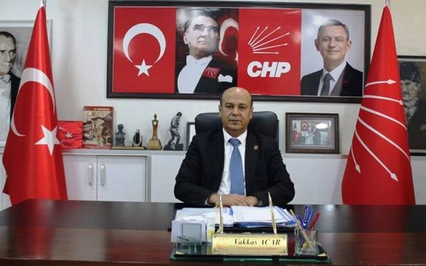 İl başkanı duyurdu: "Butlancılar CHP Antep'in kapısını kırıp binaya girdi"