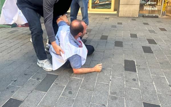 İstanbul'da meslektaşlarına destek olmak isteyen 5 öğretmen darp edilerek gözaltına alındı