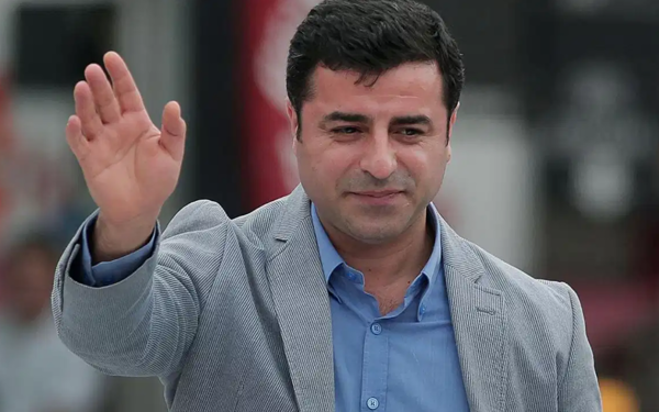 Selahattîn Demîrtaş: Pêdiviya pêvajoyê bi gavên berbiçav heye