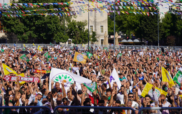 İstanbul ve Diyarbakır'da Öcalan için ‘Özgürlük Mitingi’