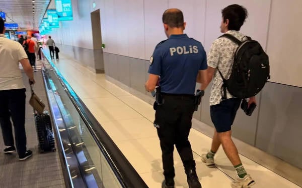 Deniz Göktaş İstanbul Havalimanı’nda gözaltına alındı