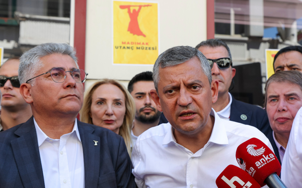 Özgür Özel Madımak önünde: 2 Temmuz utanç günü olarak anılacak