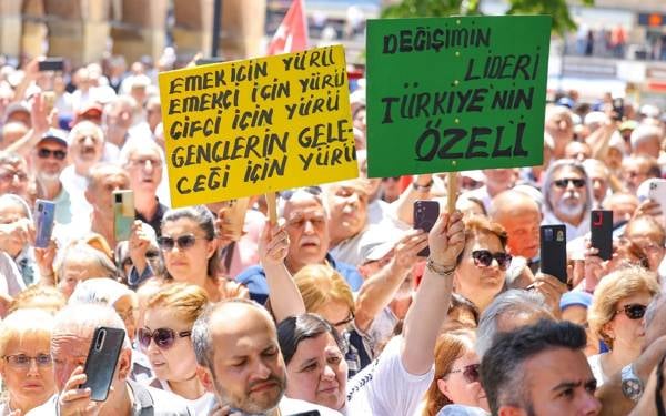 Özgür Özel Kastamonu'da: “Hor görülen milleti yeniden baş tacı yapacağız”