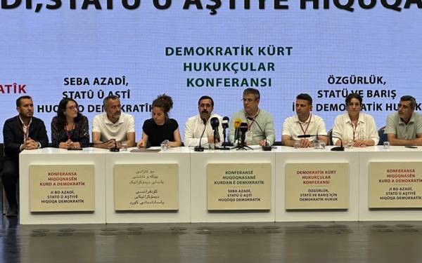 Diyarbakır’da Demokratik Kürt Hukukçular Konferansı Bildirgesi Açıklandı: "Geçiş Hukuku ve Çerçeve Yasa Çıkarılmalı"