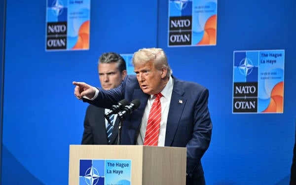 /haber/trump-in-iran-a-saldirmasiyla-petrol-yuzde-6-dan-fazla-yukseldi-321300