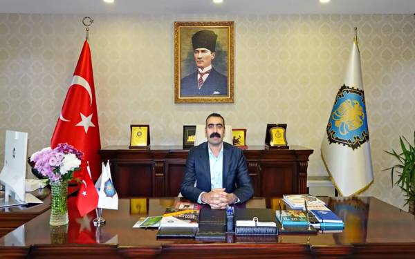 Hevşaredarê Amedê Dogan Hatun dev ji erka xwe berda