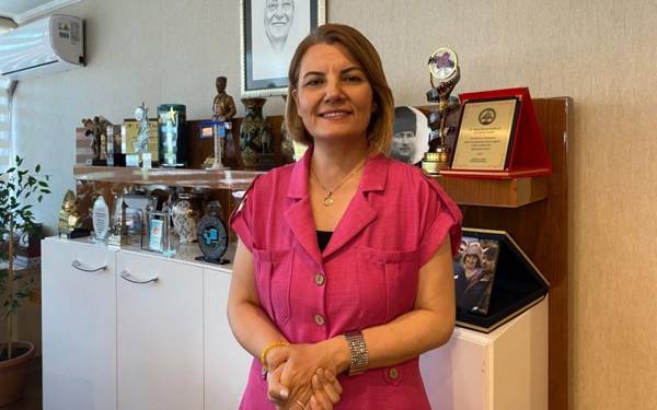 İzmit Belediyesi Başkanı Fatma Kaplan Hürriyet gözaltına alındı