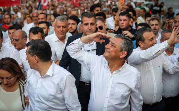 Özgür Özel'in kuracağı partinin tarihi belli oldu