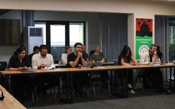 DEM Parti Gençlik Meclisi: Barış sürecini dünyaya gençler anlatacak