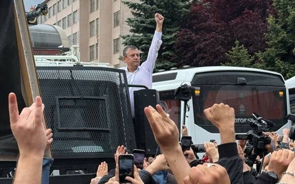 10 soruda YENİ Parti: Nasıl yol alacak, riskleri neler?