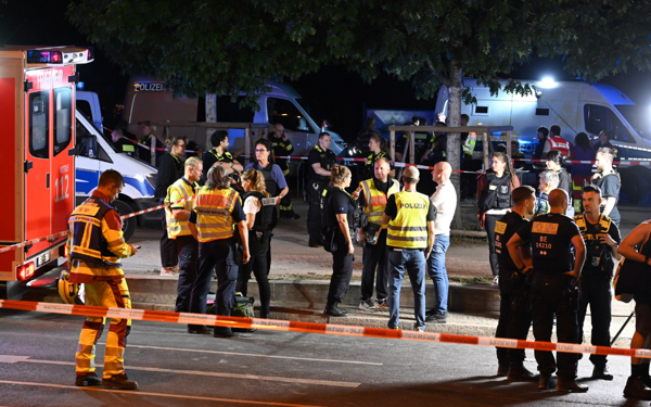 Berlin’de Onur Yürüyüşü’ne araçlı saldırı: 1 ölü, 16 yaralı