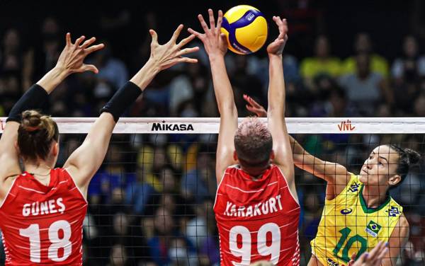 Türkiye Kadın Voleybol Milli Takımı Çin'i 3-0'la  geçerek VNL finaline yükseldi