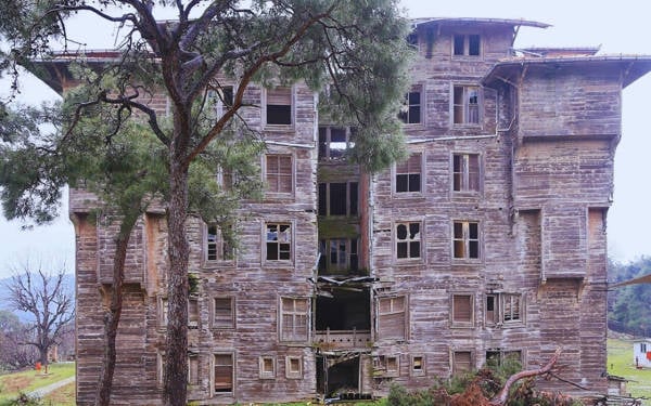 Büyükada Rum Yetimhanesi’nin hafızası dijital arşivle geleceğe taşınıyor