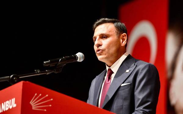 /haber/chp-istanbul-il-orgutu-baskani-ozgur-celik-ve-orgutun-buyuk-bolumu-yeni-partiye-gecti-321987