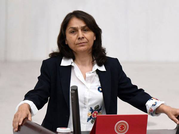 Özgül Saki, Sincan Cezaevi’nde tutulan trans mahpusları ziyaret etti