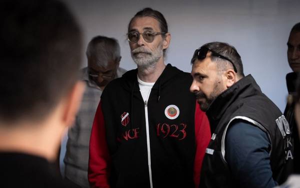 Etimesgut Belediyesi'ne operasyon: Beşikçioğlu dahil 52 kişi gözaltına alındı