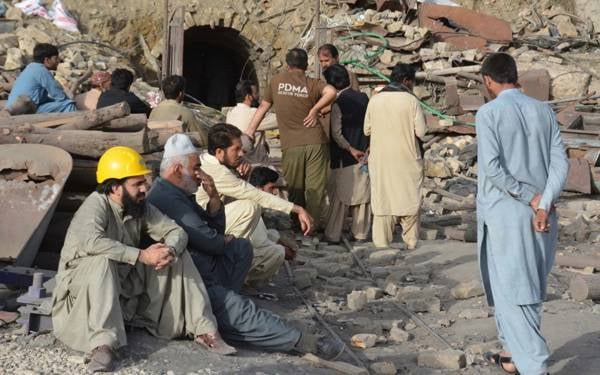 Pakistan'da kömür madeni çöktü: 34 kişi hayatını kaybetti