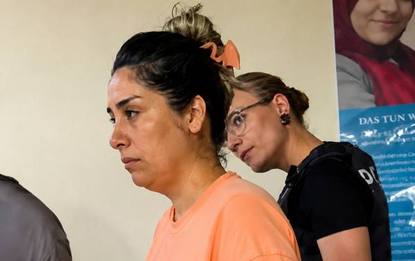 İsviçre'nin iade ettiği Bahar Yalçınkaya Türkiye'de tutuklandı, 15 aylık bebeğiyle cezaevinde