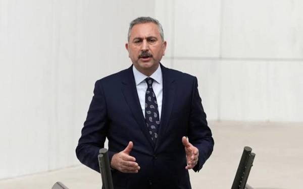 AKP'li Gül'den çerçeve yasa açıklaması: Bu model bir Ankara mutabakatıdır