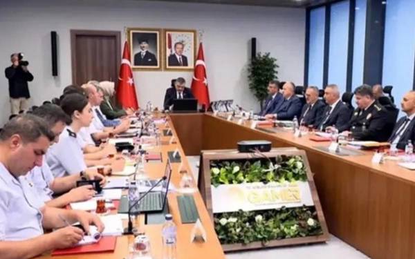 Çerçeve yasa hareketliliği: 81 ilin valisi, emniyet müdürü ve jandarma komutanı toplantıya çağrıldı