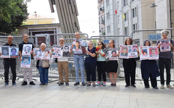/haber/cumartesi-anneleri-insanlari-nadir-naycinin-akibetini-sordu-322561