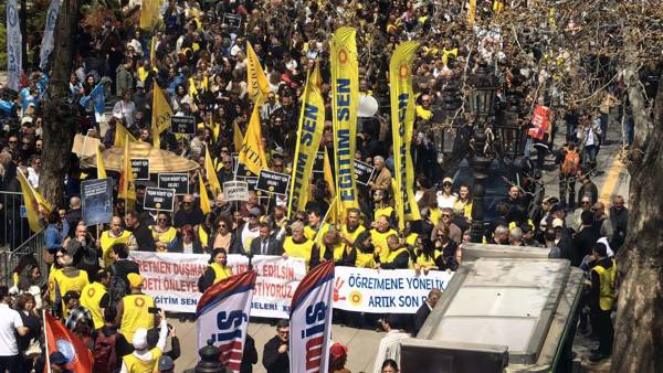 Eğitim Sen’den MEB genelgesine tepki: Eğitim tek tipleştiriliyor