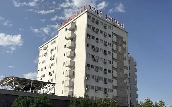 Hevserokê SESê yê Amedê Ûlûs: Nexweşxaneyên Amedê barê 10 bajaran hildigire