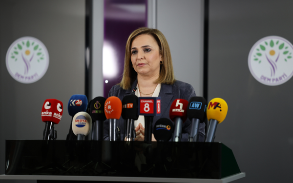 /haber/dem-partiden-meclise-cagri-mazlum-abdi-ve-ilham-ahmed-turkiyeye-davet-edilsin-322914