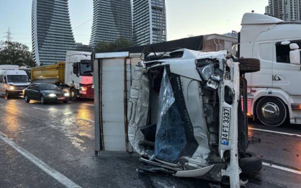 İstanbul'da sağanak sonrası trafik kazası: 10 kişi yaralandı