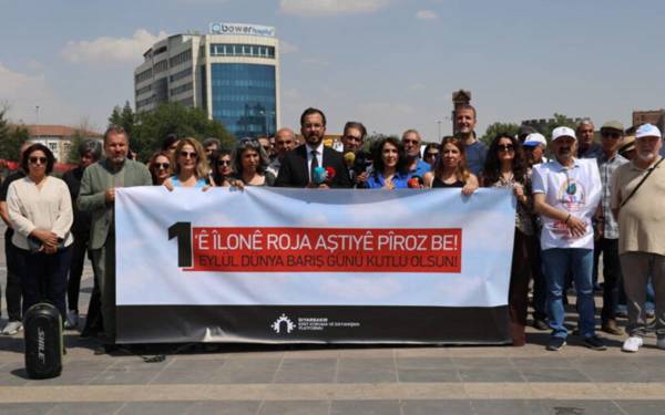 Daxuyaniyên 1ê Îlonê: “Em di aştî û demokratîkbûnê de bi israr in”