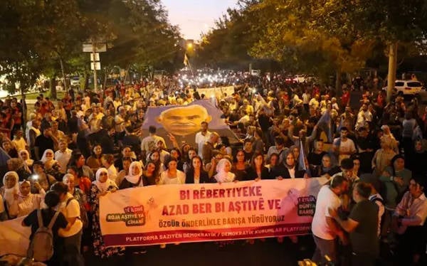 Diyarbakır ve İstanbul'da 1 Eylül: Binler barış talebiyle sokakta, çözümün adresi demokrasi