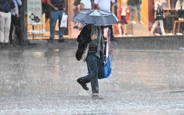 Meteoroloji duyurdu: Sıcaklıklar düşüyor, 4 il için kuvvetli yağış
