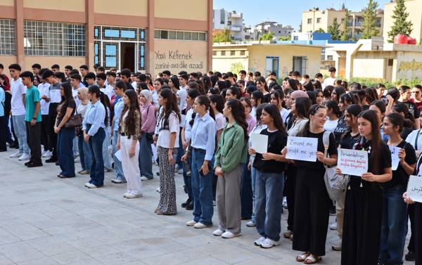 Suriye: Şam merkezi yönetimi dayatırken Kürtler anadili kazanımını korumakta ısrarlı