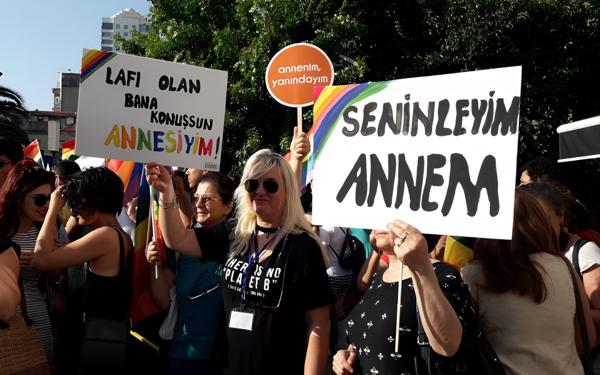 LGBTİ+ ailelerinden ‘Ailem Güvende’ operasyonlarına tepki: ‘Biz aile değil miyiz?’