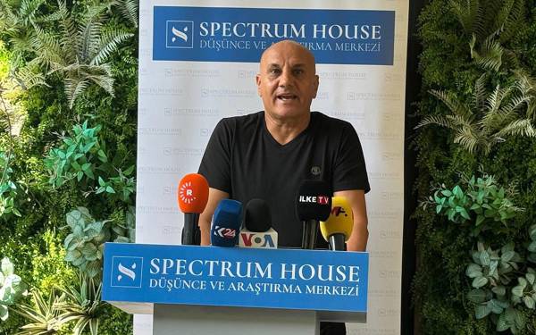 Azad Barış: İmamoğlu ve diğer isimlerle görüşmek mesleğimin gereğidir