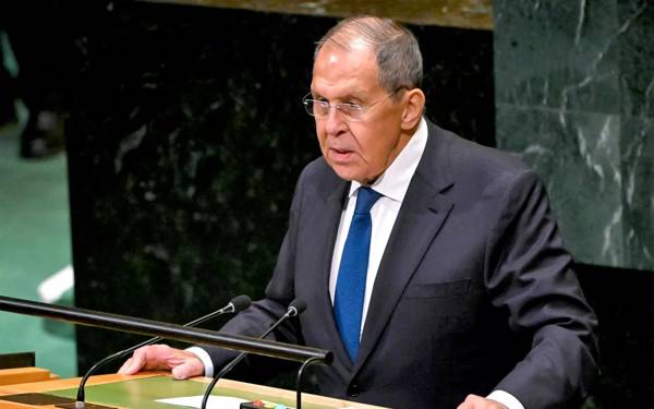 "Rusya, Türkiye'deki S-400'lerin 'dost' bir ülkeye devrini değerlendirebilir"