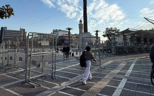 /haber/izmir-buyuksehir-belediyesi-nde-istifa-dalgasi-meydanlar-ablukaya-alindi-324198