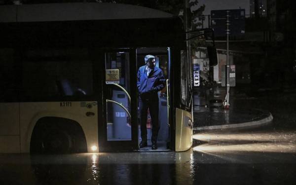 Meteoroloji'den İstanbul dahil 48 il için sarı kodlu uyarı: Çok kuvvetli yağış ve fırtına geliyor