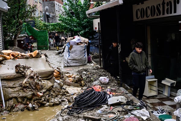 /haber/death-toll-from-istanbul-floods-rises-to-five-several-others-reported-missing-324481