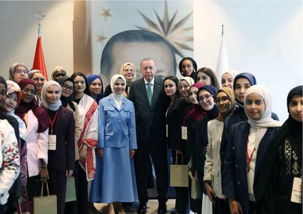 “İktidarın Cinsiyeti ve Ak Kadınlar” kitabının yazarı Tan: AKP kadınların siyasi gücünü tanıyor, haklarını sınırlıyor