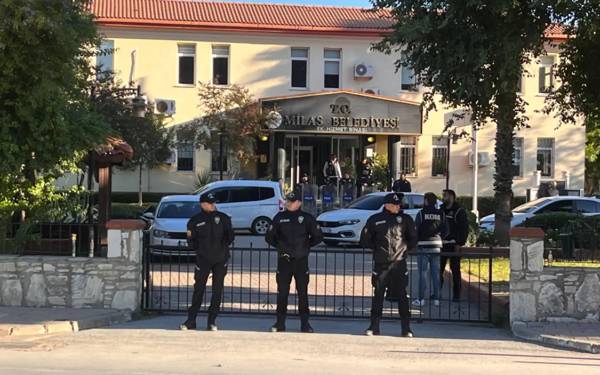 Milas Belediyesi'ne operasyon: Belediye başkanı dahil 35 kişi hakkında gözaltı kararı