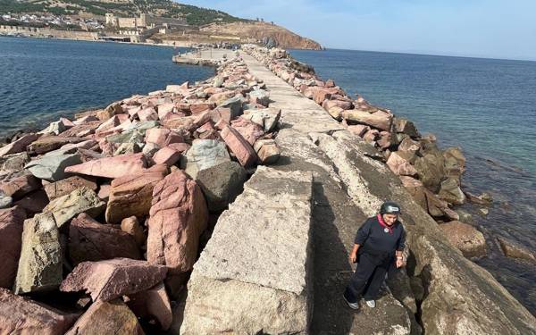 Bozcaada Limanı için onarım çağrısı