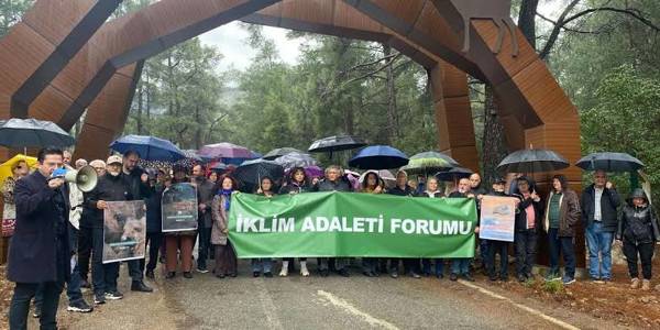 İklim Adaleti Forumu: “Zamanımızı, yaşamımızı, geleceğimizi istiyoruz”