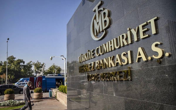 Merkez Bankası 9 ay sonra ilk kez faiz indirdi: Kredi faizleri düşecek mi?