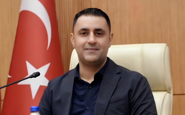 Çukurova Belediyesine operasyon: Aralarında Başkan Kozay'ın olduğu 34 kişi tutuklandı