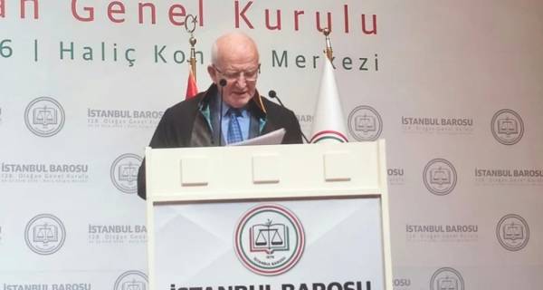 /haber/istanbul-barosu-genel-kurulunda-lgbti-bayragi-acanlara-saldiri-324766