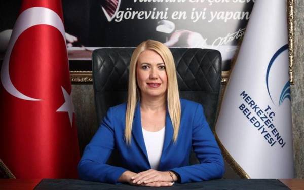/haber/merkezefendi-belediyesi-ne-operasyon-baskan-seniz-dogan-ve-esi-gozaltinda-324835