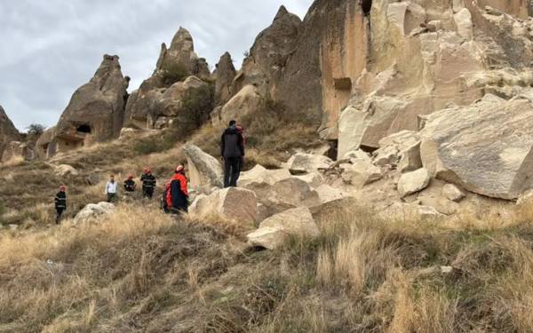 Kapadokya'da peribacası çöktü: 2 kişi hayatını kaybetti